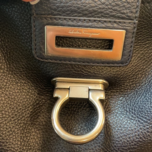 Salvadore Ferragamo Fanisa Large navy Nero pebble hobo - Picture 2 of 9